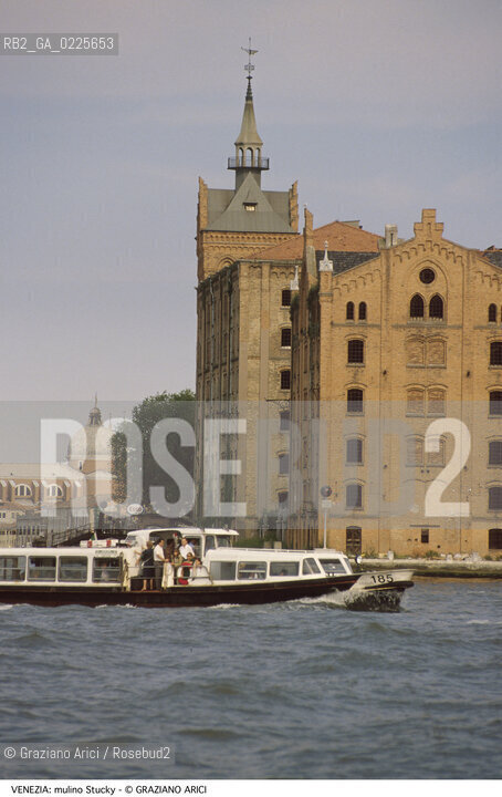 Localizzazione:..VENEZIA / ISOLA DELLA GIUDECCA..Oggetto:..Soggetto:..MULINO STUCKY / MOTOSCAFO ACTV..Cronologia: ..XIX XX SECOLO..Definizione Culturale:..   Autore: ..ERNEST WULLEKOPF..   Stile:....   Editori/Stampatori:..   Committenza:..Materia e Tecnica:..MATTONI..Collocazione:..Note:..MONUMENTALE ARCHEOLOGIA INDUSTRIALE..Riproduzione Fotografica:..Graziano Arici/Rosebud2 .Copyright:..Graziano Arici/Rosebud2 .Data:..1995..Costo:..A..