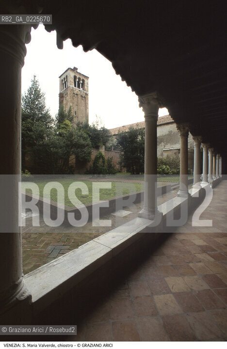 Localizzazione:..VENEZIA / CANNAREGIO..Oggetto:..Soggetto:..S. MARIA DELLA MISERICORDIA / VALVERDE / CHIOSTRO E CAMPANILE ..Cronologia: ..XIII SECOLO..Definizione Culturale:..   Autore: ....   Stile:..GOTICO..   Editori/Stampatori:..   Committenza:..Materia e Tecnica:....Collocazione:..Note:..MONUMENTALE CHIESA ABBAZIA..Riproduzione Fotografica:..Graziano Arici/Rosebud2 .Copyright:..Graziano Arici/Rosebud2 .Data:..1990..Costo:..A..