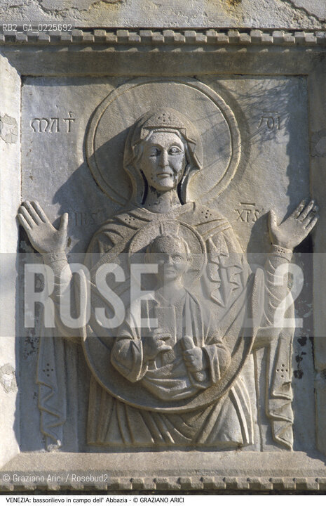 Localizzazione:..VENEZIA / CANNAREGIO..Oggetto:..Soggetto:..CAMPO DELL ABBAZIA / S. MARIA DELLA MISERICORDIA / VALVERDE / BASSORILIEVO MADONNA COL BAMBINO  ..Cronologia: ..XIV SECOLO..Definizione Culturale:..   Autore: ....   Stile:..BIZANTINO..   Editori/Stampatori:..   Committenza:..Materia e Tecnica:....Collocazione:..Note:..MONUMENTALE..Riproduzione Fotografica:..Graziano Arici/Rosebud2 .Copyright:..Graziano Arici/Rosebud2 .Data:..1990..Costo:..A..