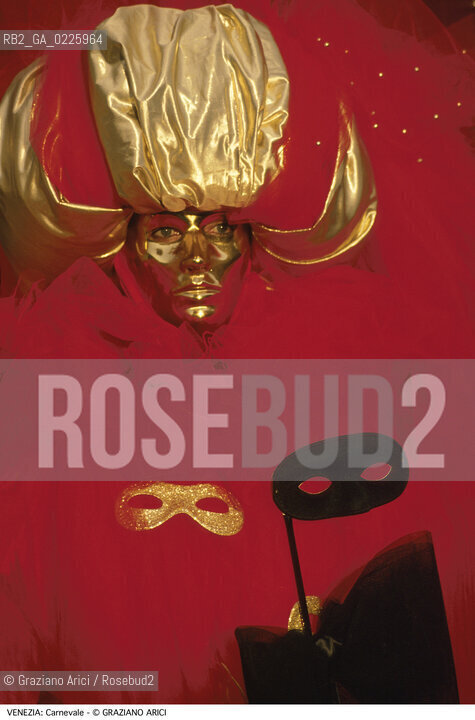 Localizzazione:..VENEZIA..Oggetto:..Soggetto:..CARNEVALE MASCHERA ROSSO..Cronologia: ....Definizione Culturale:..   Autore: ....   Stile:....   Editori/Stampatori:..   Committenza:..Materia e Tecnica:....Collocazione:..Note:....Riproduzione Fotografica:..Graziano Arici/Rosebud2 .Copyright:..Graziano Arici/Rosebud2 .Data:..1993..Costo:..A..