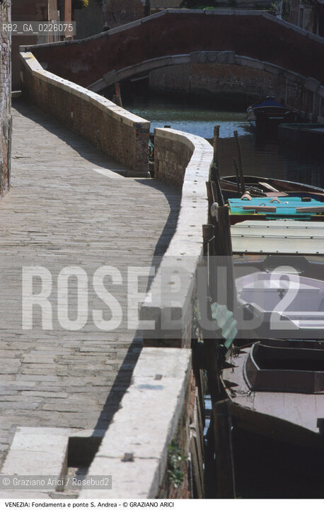 Localizzazione:..VENEZIA / CANNAREGIO..Oggetto:..Soggetto:..FONDAMENTA E PONTE S. ANDREA..Cronologia:.. ..Definizione Culturale:..   Autore:  ..   Stile: ..   Editori/Stampatori:..   Committenza:..Materia e Tecnica:..Collocazione:..Note:..CALLI CAMPI E PONTI..Riproduzione Fotografica:..Copyright:..Graziano Arici/Rosebud2 .Data:..1988..Costo:..A