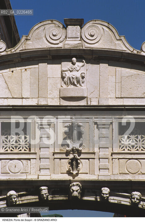 Localizzazione:..VENEZIA / S. MARCO..Oggetto:..Soggetto:..PONTE DEI SOSPIRI..Cronologia: ..XVII SECOLO..Definizione Culturale:..   Autore:..ANTONIO CONTIN..   Stile:..   Editori/Stampatori:..   Committenza:..Materia e Tecnica:....Collocazione:..Note:..CALLI CAMPI E PONTI..Riproduzione Fotografica:..Copyright:..Graziano Arici/Rosebud2 .Data:..1990..Costo:..A