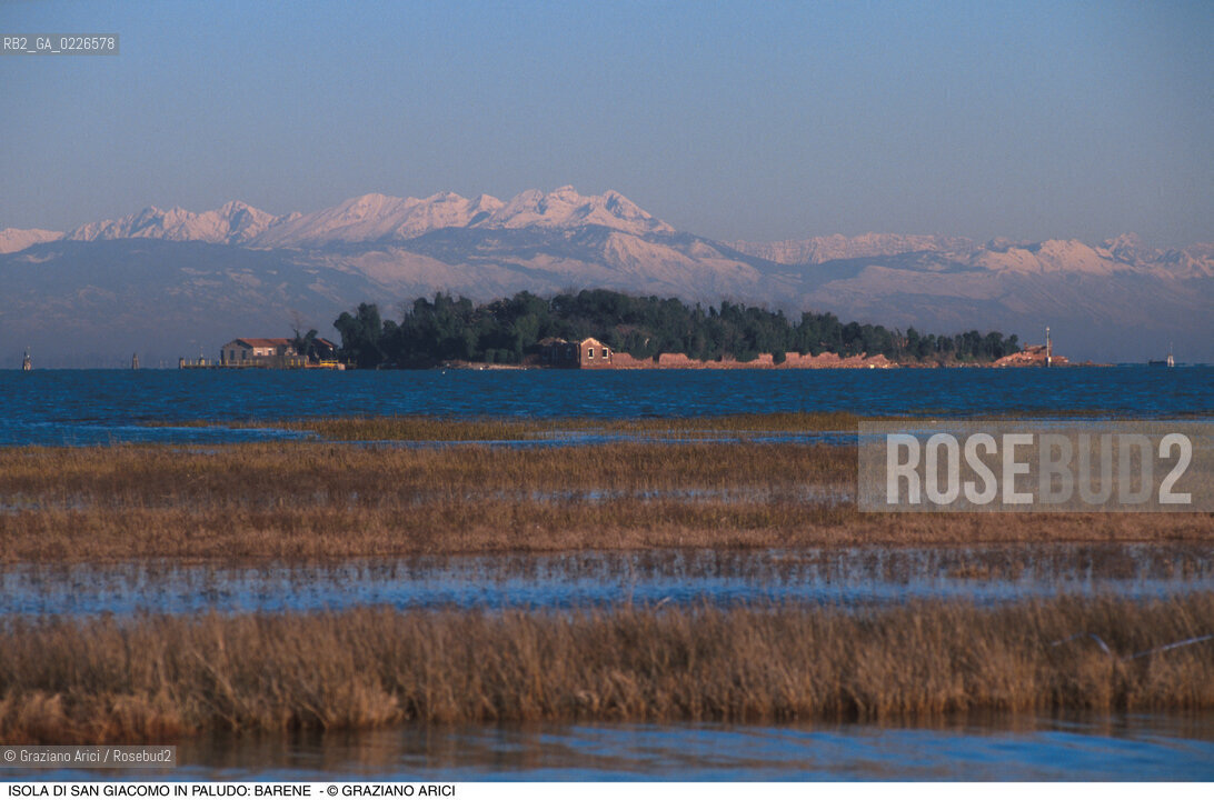 Caption: Nome:..ISOLA DI SAN GIACOMO IN PALUDO ....Localizzazione:..VENEZIA / ISOLA DI SAN  GIACOMO IN PALUDO / LAGUNA NORD..VENICE / THE ISLE OF SAN GIACOMO IN PALUDO / THE NORTH LAGOON..Soggetto:..ISOLA DI SAN GIACOMO IN PALUDO /  BARENE MONTAGNE..ARCHEOLOGIA..Cronologia:......Autore:......Stile:......Editori Stampatori:......Committenza:......Materia e Tecnica:......Collocazione:......Note:..DAL 1860 VENNE UTILIZZATA COME POLVERIERA..SINCE1860 THE ISLE WAS USED AS A POWDER MAGAZINE ..Riproduzione Fotografica:..Graziano Arici/Rosebud2 ...Copyright:..Graziano Arici / rosebud2/....Data:..1993....Costo:..A....Key:..ISOLE ABBANDONATE..UNINHABITED ISLANDS