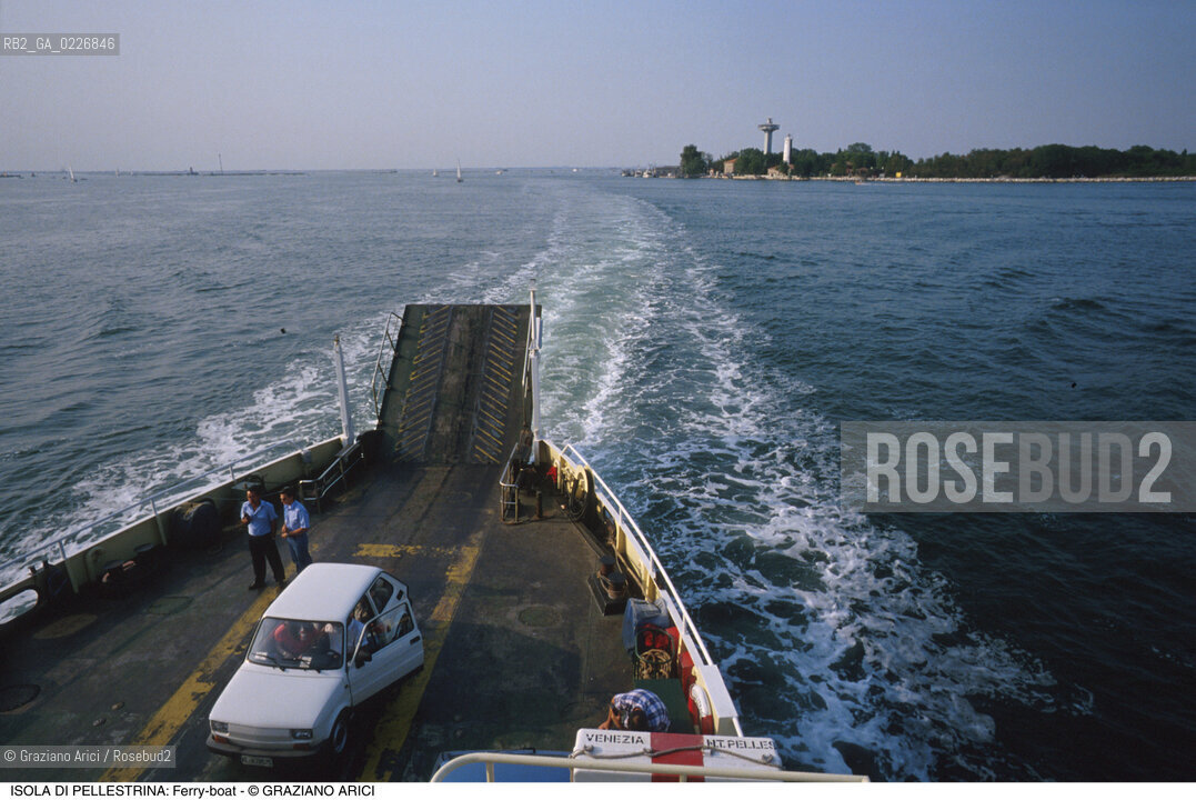 Localizzazione:..VENEZIA / ISOLA DI PELLESTRINA..Oggetto:..Soggetto:..FERRY BOAT TRAGHETTO BOCCA DI PORTO DEGLI ALBERONI..Cronologia: ....Definizione Culturale:..   Autore:....   Stile:..   Editori/Stampatori:..   Committenza:..Materia e Tecnica:....Collocazione:..Note:..LIDO..Riproduzione Fotografica:..Copyright:..Graziano Arici/Rosebud2 .Data:..1990..Costo:..A
