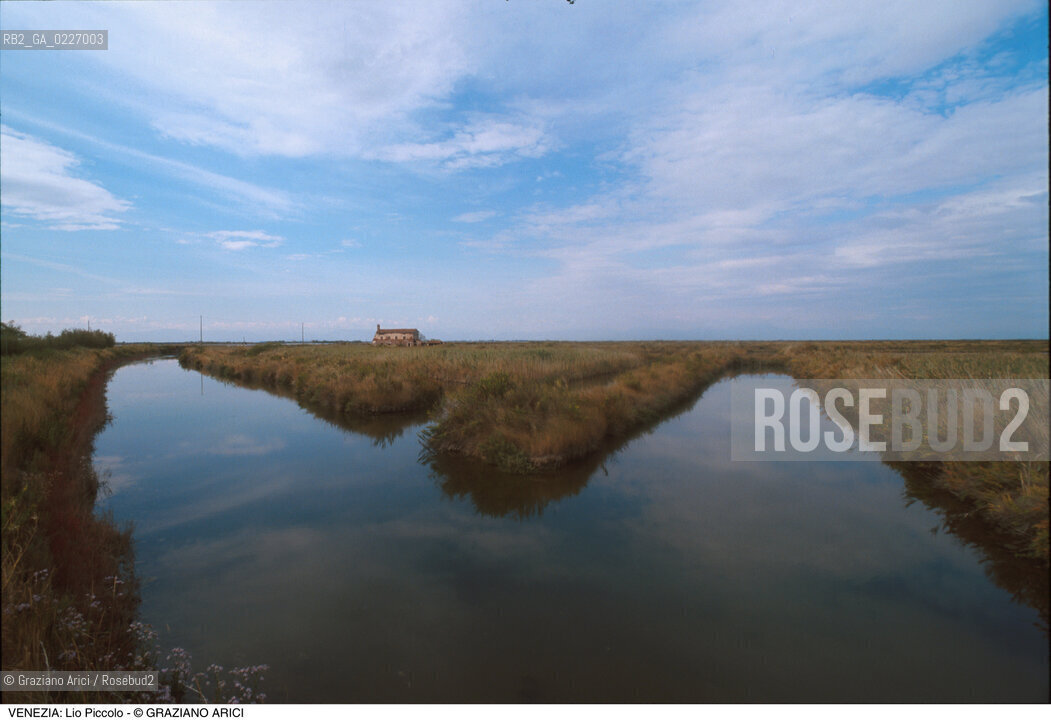 Localizzazione:..VENEZIA / LAGUNA NORD..Oggetto:..Soggetto:..LIO PICCOLO / BARENE..Cronologia: ....Definizione Culturale:..   Autore:....   Stile:..   Editori/Stampatori:..   Committenza:..Materia e Tecnica:....Collocazione:..Note:..LAGUNA - PESCA..Riproduzione Fotografica:..Copyright:..Graziano Arici/Rosebud2 .Data:..1995..Costo:..A