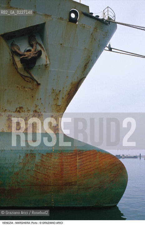 Localizzazione:..VENEZIA / MARGHERA..Oggetto:..Soggetto:..PORTO NAVE..Cronologia: ....Definizione Culturale:..   Autore:....   Stile:..   Editori/Stampatori:..   Committenza:..Materia e Tecnica:....Collocazione:..Note:..PORTO..Riproduzione Fotografica:..Copyright:..Graziano Arici/Rosebud2 .Data:..1994..Costo:..A