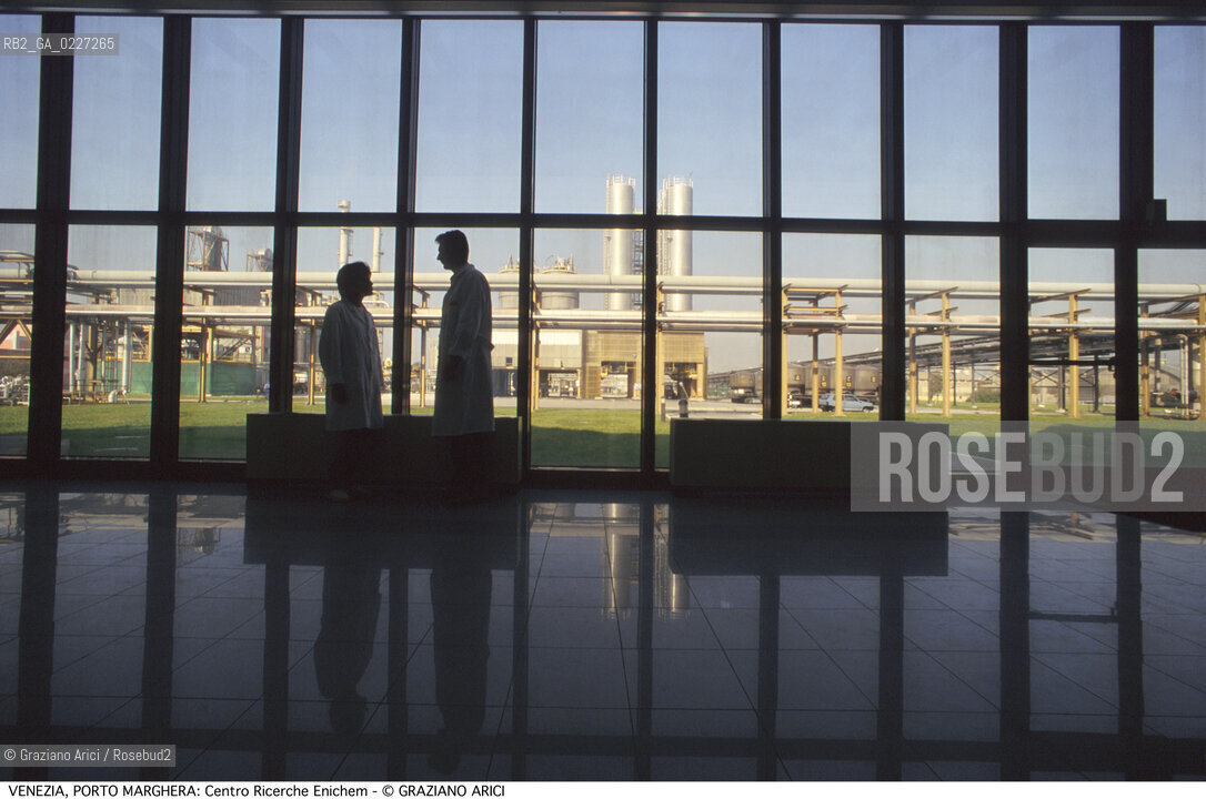 Localizzazione:..VENEZIA / PORTO MARGHERA..Oggetto:..Soggetto:..ZONA INDUSTRIALE / CENTRO RICERCHE ENICHEM..Cronologia: ....Definizione Culturale:..   Autore:....   Stile:..   Editori/Stampatori:..   Committenza:..Materia e Tecnica:....Collocazione:..Note:..PORTO MARGHERA..Riproduzione Fotografica:..Copyright:..Graziano Arici/Rosebud2 .Data:..1995..Costo:..A