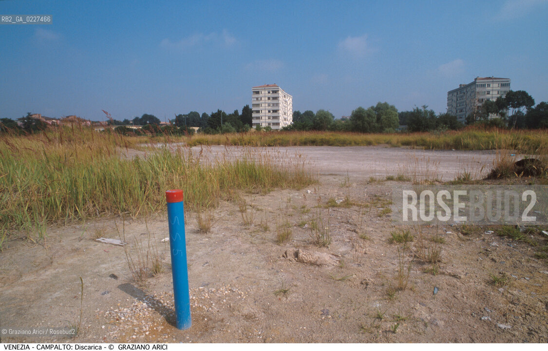 Localizzazione:..VENEZIA / CAMPALTO..Oggetto:..Soggetto:..DISCARICA / INQUINAMENTO RIFIUTI TOSSICI..Cronologia: ....Definizione Culturale:..   Autore:....   Stile:..   Editori/Stampatori:..   Committenza:..Materia e Tecnica:....Collocazione:..Note:..DISCARICHE..Riproduzione Fotografica:..Copyright:..Graziano Arici/Rosebud2 .Data:..1999..Costo:..A