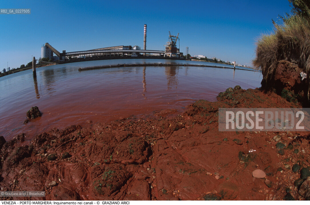 Localizzazione:..VENEZIA / PORTO MARGHERA..Oggetto:..Soggetto:..INQUINAMENTO NEI CANALI / RIFIUTI TOSSICI ZONA INDUSTRIALE..Cronologia: ....Definizione Culturale:..   Autore:....   Stile:..   Editori/Stampatori:..   Committenza:..Materia e Tecnica:....Collocazione:..Note:..DISCARICHE..Riproduzione Fotografica:..Copyright:..Graziano Arici/Rosebud2 .Data:..1998..Costo:..A