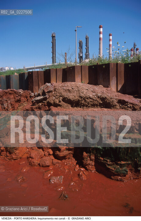 Localizzazione:..VENEZIA / PORTO MARGHERA..Oggetto:..Soggetto:..INQUINAMENTO NEI CANALI / RIFIUTI TOSSICI ZONA INDUSTRIALE..Cronologia: ....Definizione Culturale:..   Autore:....   Stile:..   Editori/Stampatori:..   Committenza:..Materia e Tecnica:....Collocazione:..Note:..DISCARICHE..Riproduzione Fotografica:..Copyright:..Graziano Arici/Rosebud2 .Data:..1998..Costo:..A