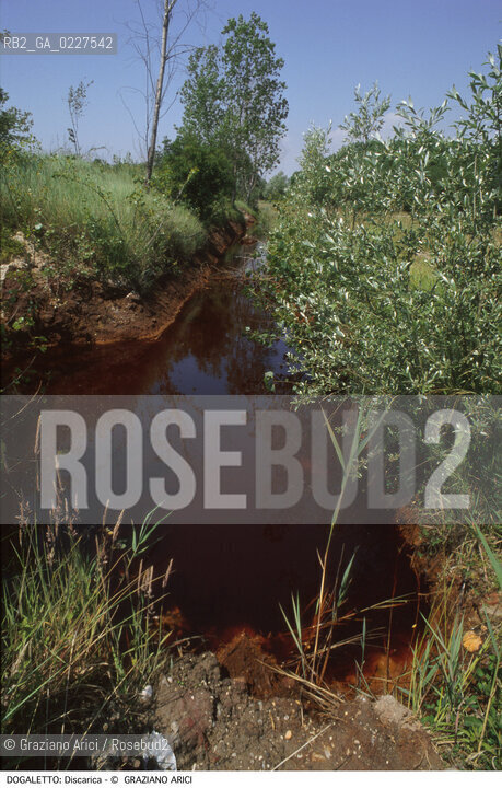 Localizzazione:..DOGALETTO..Oggetto:..Soggetto:..DISCARICA INQUINAMENTO RIFIUTI TOSSICI..Cronologia: ....Definizione Culturale:..   Autore:....   Stile:..   Editori/Stampatori:..   Committenza:..Materia e Tecnica:....Collocazione:..Note:..DISCARICHE..Riproduzione Fotografica:..Copyright:..Graziano Arici/Rosebud2 .Data:..1998..Costo:..A