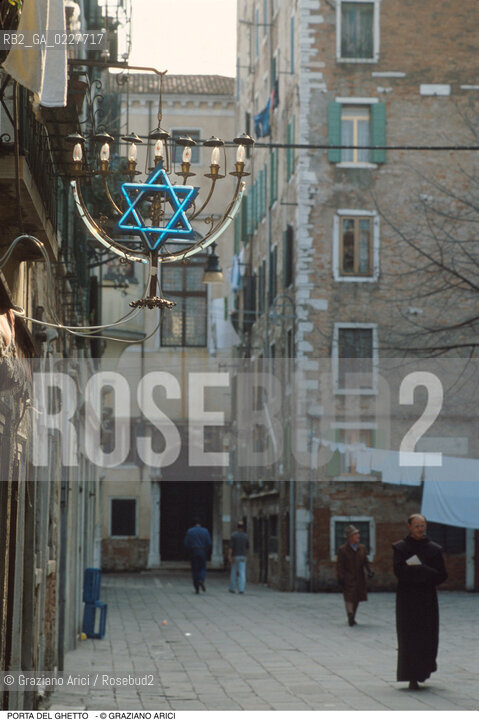 Caption: Nome:..GHETTO VECCHIO  : CALLE DEL GHETTO VECCHIO....Localizzazione:..VENEZIA / CANNAREGIO / GHETTO VECCHIO  ..VENICE / CANNAREGIO  / GHETTO VECCHIO   ..Soggetto:..CALLE DEL GHETTO VECCHIO / STELLA DI DAVID  ..CALLE DEL GHETTO VECCHIO / DAVIDS STAR  ..Cronologia:......Autore:......Stile:......Editori Stampatori:......Committenza:......Materia e Tecnica:......Collocazione:......Note:......Riproduzione Fotografica:..Graziano Arici/Rosebud2  ....Copyright:..Graziano Arici/Rosebud2/  ....Data:..1994....Costo:..A....Key:..GHETTO VECCHIO  ESTERNI  ..EXTERIORS