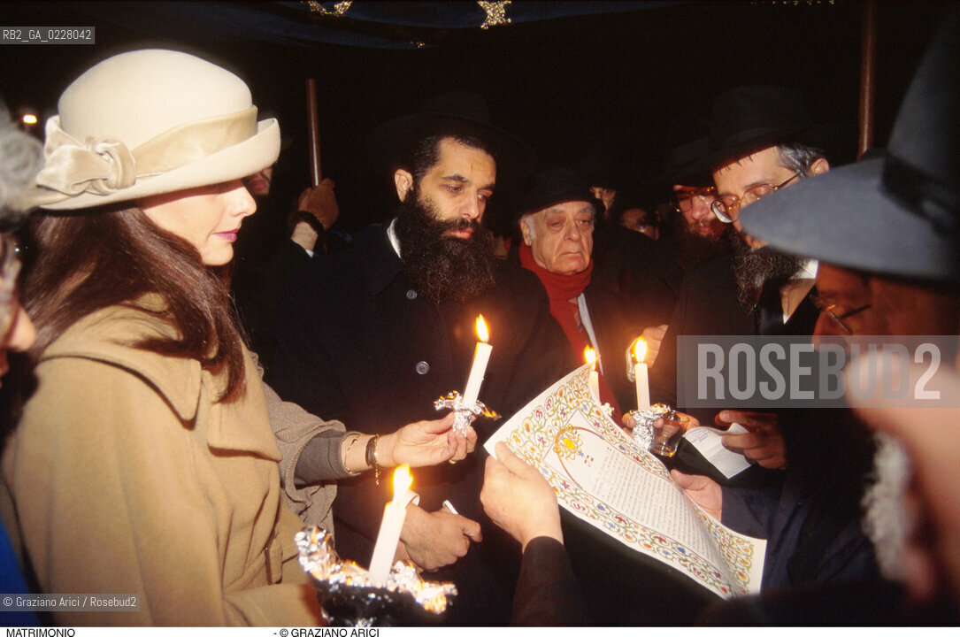 Caption: Nome:..MATRIMONIO.. ..Localizzazione:..VENEZIA / CANNAREGIO / GHETTO..VENICE / CANNAREGIO  / GHETTO  ..Soggetto:..MATRIMONIO..WEDDING..Cronologia:..  ....Autore:......Stile:......Editori Stampatori:......Committenza:......Materia e Tecnica:......Collocazione:......Note:..MATRIMONIO ORTODOSSO  ....Riproduzione Fotografica:  ..Graziano Arici/Rosebud2 ....Copyright:..Graziano Arici/Rosebud2/....Data:..1994 ....Costo:..A....Key:..RITI..RITES