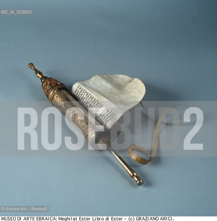 Nome:..MUSEO DI ARTE EBRAICA : MEGHILAT ESTER (LIBRO DI ESTER) PER LA FESTA DEL PURIM..     ..Localizzazione:..VENEZIA / CANNAREGIO / CAMPO DEL GHETTO NOVO 2902/B / MUSEO DI ARTE EBRAICA  ..VENICE / CANNAREGIO / CAMPO GHETTO NOVO  2902/B / THE MUSEUM OF JEWISH ART     ..Soggetto:..MEGHILAT ESTER (LIBRO DI ESTER) / CUSTODIA   ..MEGHILAT ESTHER (BOOK OF ESTHER) / CASE    ..Cronologia:..SEC.XIX  ..XIXth CENTURY   ..Autore:......Stile:......Editori Stampatori:......Committenza:......Materia e Tecnica:..PERGAMENA MANOSCRITTA / ARGENTO DORATO  ..MANUSCRIPT ON PARCHMENT / SILVER GILT   ..Collocazione:......Note:......Riproduzione Fotografica:  ..Graziano Arici/Rosebud2 ....Copyright:..Graziano Arici/Rosebud2/....Data:..1994 ....Costo:..A....Key:..MUSEI  OGGETTI   RITI  ..MUSEUMS  OBJECTS  RITES   ..