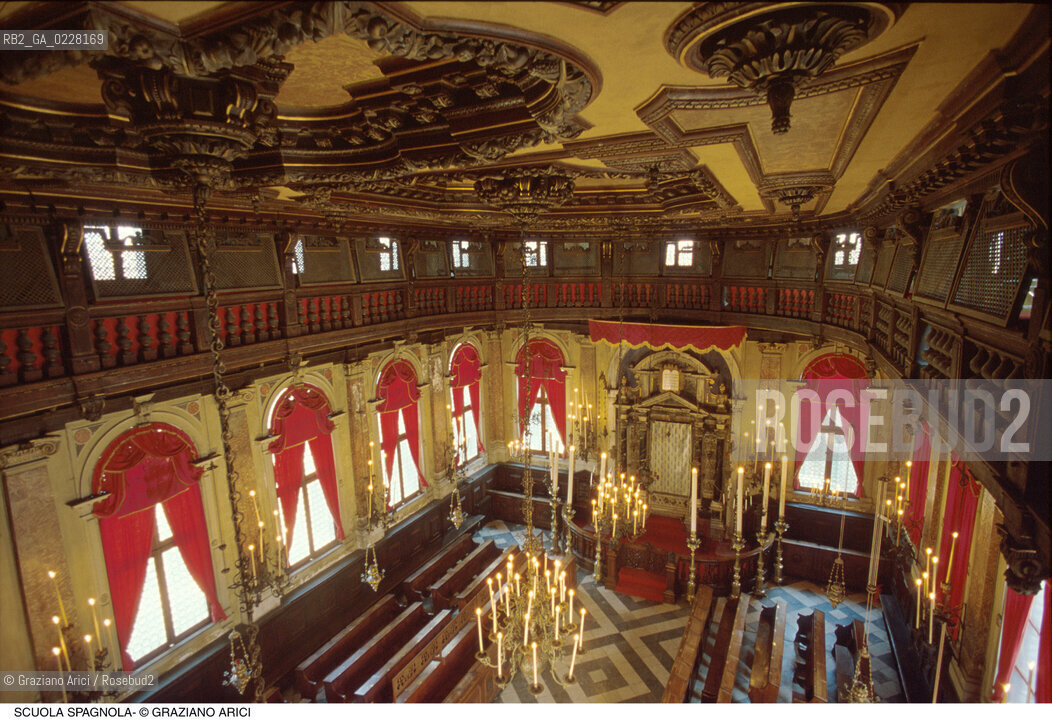 Caption: Nome:..SCUOLA GRANDE SPAGNOLA : SCUOLA GRANDE SPAGNOLA : INTERNO VERSO LARON (ARCA SANTA) DAL MATRONEO..     ..Localizzazione:..VENEZIA / CANNAREGIO / GHETTO VECCHIO / SINAGOGA / SCUOLA GRANDE SPAGNOLA   ..VENICE / CANNAREGIO /  GHETTO VECCHIO / SYNAGOGUE / SCUOLA GRANDE SPAGNOLA     ..Soggetto:..INTERNO VERSO LARON (ARCA SANTA) DAL MATRONEO / SOFFITTO E ARREDI LIGNEI  ..INTERIOR TOWARDS AARON (HOLY ARK) FROM THE WOMENS GALLERY / WOODEN AND CEILING FURNITURE   ..Cronologia:..SEC. XVI SECONDA METÀ / RIEDIFICATA NEL SEC. XVII PRIMA METÀ   ..XVIth CENTURY / REBUILT IN THE XVIIth CENTURY    ..Autore:..LONGHENA BALDASSARRE / MANIERA    ..LONGHENA BALDASSARRE / STYLE   ..Stile:..BAROCCO  ..BAROQUE   ..Editori Stampatori:......Committenza:......Materia e Tecnica:......Collocazione:......Note:......Riproduzione Fotografica:  ..Graziano Arici/Rosebud2 ....Copyright:..Graziano Arici/Rosebud2/....Data:..1994 ....Costo:..A....Key:..CHIESA..CHURCH