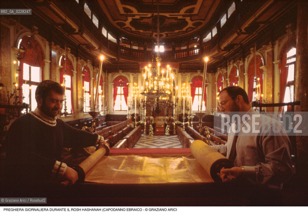 Caption: Nome:..SCUOLA GRANDE SPAGNOLA  : LA TORAH..    ..Localizzazione:..VENEZIA / CANNAREGIO / GHETTO VECCHIO / SCUOLA GRANDE SPAGNOLA  ..VENICE /  CANNAREGIO / GHETTO VECCHIO / SCUOLA GRANDE SPAGNOLA   ..Soggetto:..SINAGOGA LA TORAH  ..Cronologia:..  ....Autore:......Stile:......Editori Stampatori:......Committenza:......Materia e Tecnica:......Collocazione:......Note:......Riproduzione Fotografica:  ..Graziano Arici/Rosebud2 ....Copyright:..Graziano Arici/Rosebud2/....Data:..1994 ....Costo:..A....Key:..RITI..RITES