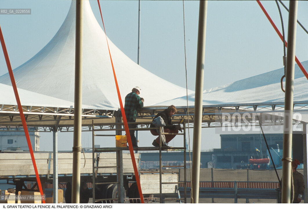 Caption: Nome: ..GRAN TEATRO LA FENICE..Descrizione: ..COSTRUZIONE DEL PALAFENICE / TRONCHETTO..Credit: ..Graziano Arici/Rosebud2/..Costo: ..A..Nazione: ..ITALIA..Città: ..VENEZIA..Data: ..1996