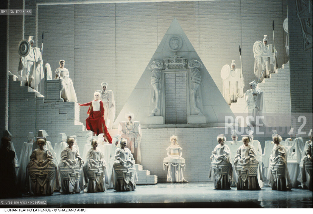 Caption: Nome: ..GRAN TEATRO LA FENICE..Descrizione: ..OPERA LIRICA SEMIRAMIDE DI GIOACCHINO ROSSINI..Credit: ..Graziano Arici/Rosebud2/..Costo: ..B..Nazione: ..ITALIA..Città: ..VENEZIA..Data: ..1982..La cessione dei diritti di questa immagine si intende per quanto di nostra competenza. Non comprende invece le eventuali spese  relative a diritti che potranno essere richiesti dagli Enti o persone fisiche cui appartengono eventualmente i soggetti  ripresi. Tali costi, ove necessari, e l’espletamento di qualsivoglia pratica di richiesta di concessione del permesso di pubblicazione sono esclusivamente a carico e a cura del soggetto acquirente di questa immagine.