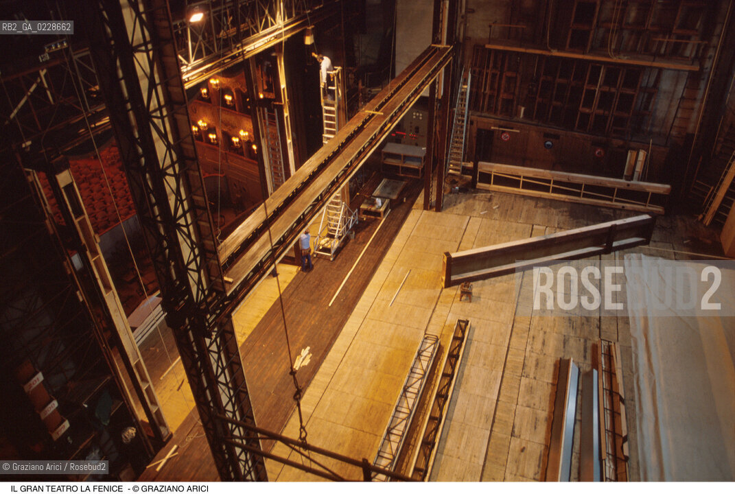 Caption: Nome: ..GRAN TEATRO LA FENICE..Descrizione: ..PALCOSCENICO  / VENEZIA..Credit: ..Graziano Arici/Rosebud2/..Costo: ..A..Nazione: ..ITALIA..Città: ..VENEZIA..Data: ..1985 c.a.