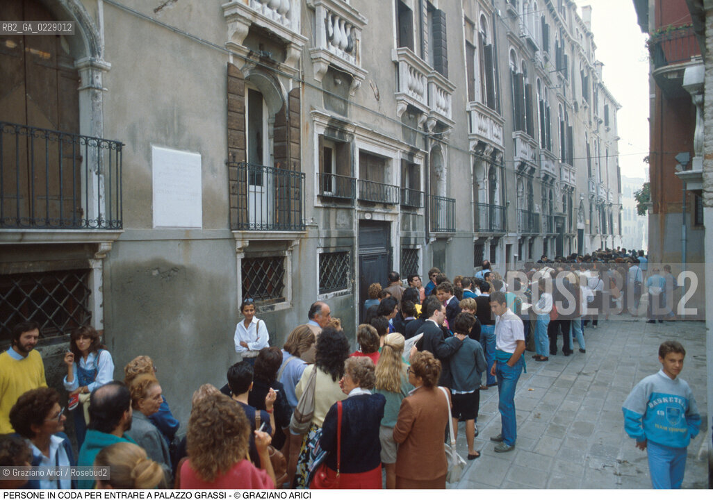 Nome: ..PALAZZO GRASSI..Descrizione: ..CODA ALLENTRATA DEL MUSEO..Credit: ..Graziano Arici/Rosebud2 ...Nazione: ..ITALIA..Città: ....Data: ..1986