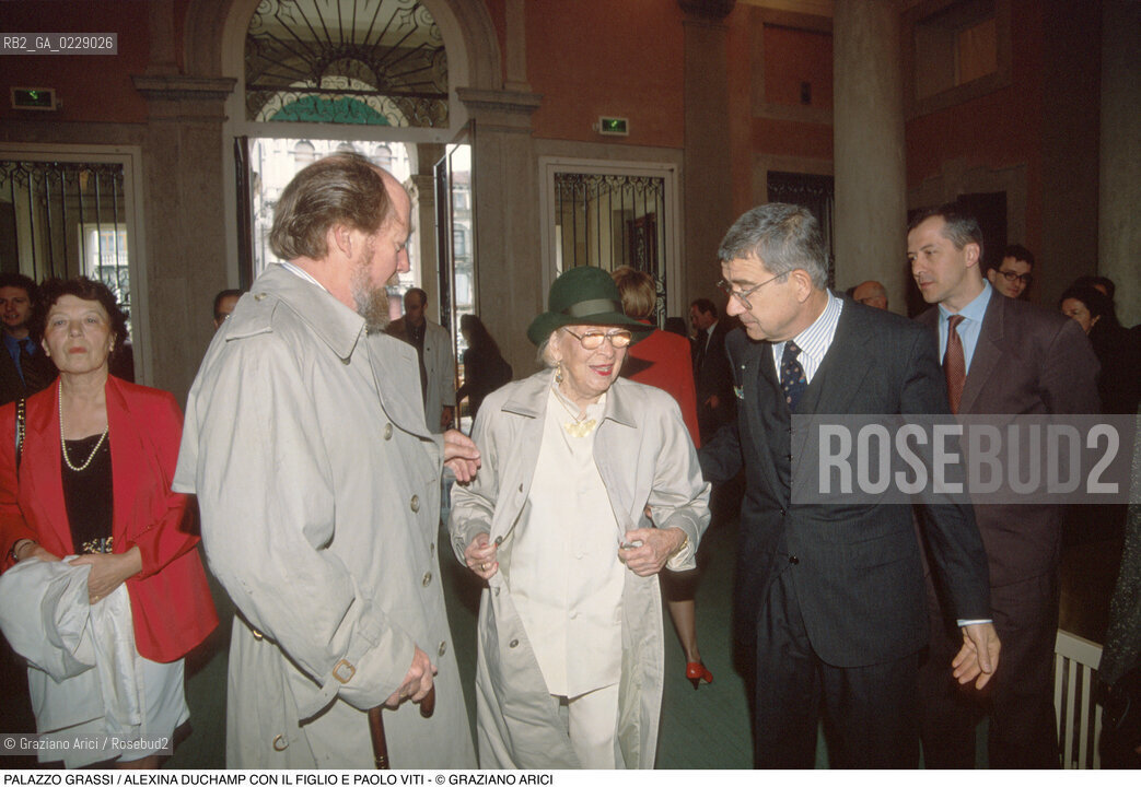 Nome: ..PALAZZO GRASSI..Descrizione: ..ALEXINA DUCHAMP (MOGLIE DI MARCEL) CON IL FIGLIO E PAOLO VITI..Credit: ..Graziano Arici/Rosebud2 ...Nazione: ..ITALIA..Città: ....Data: ..1993