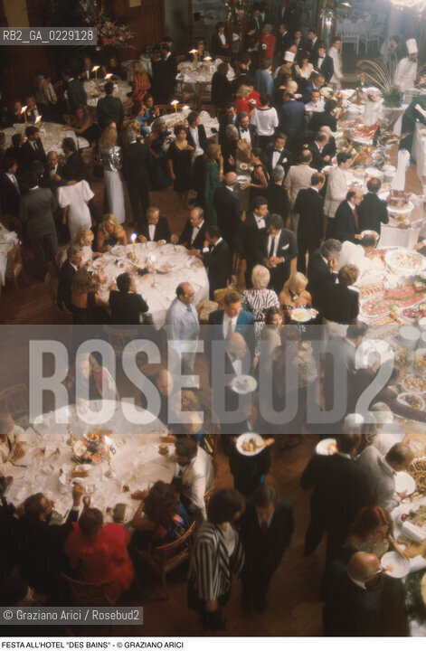 Caption: Caption: Nome: ..FESTA ALLHOTEL DES BAINS..Descrizione: ..CENA BUFFET TAVOLI  ..Credit: ..Graziano Arici/Rosebud2 .Costo: ..A..Nazione: ..ITALIA..Città: ....Data: ..1986