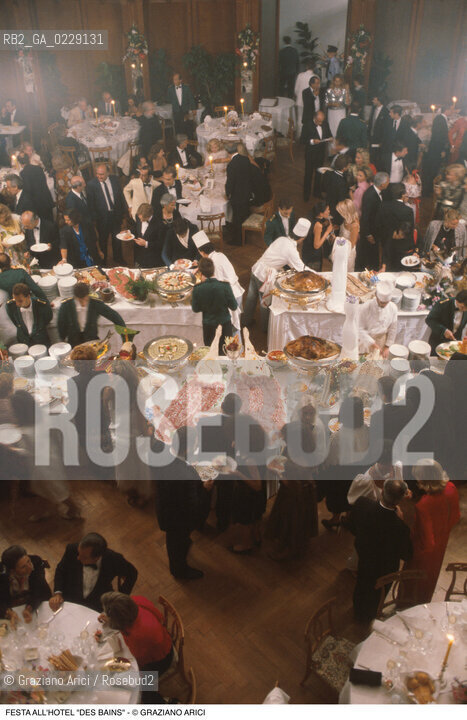 Caption: Caption: Nome: ..FESTA ALLHOTEL DES BAINS..Descrizione: ..CENA BUFFET TAVOLI  ..Credit: ..Graziano Arici/Rosebud2 .Costo: ..A..Nazione: ..ITALIA..Città: ....Data: ..1986