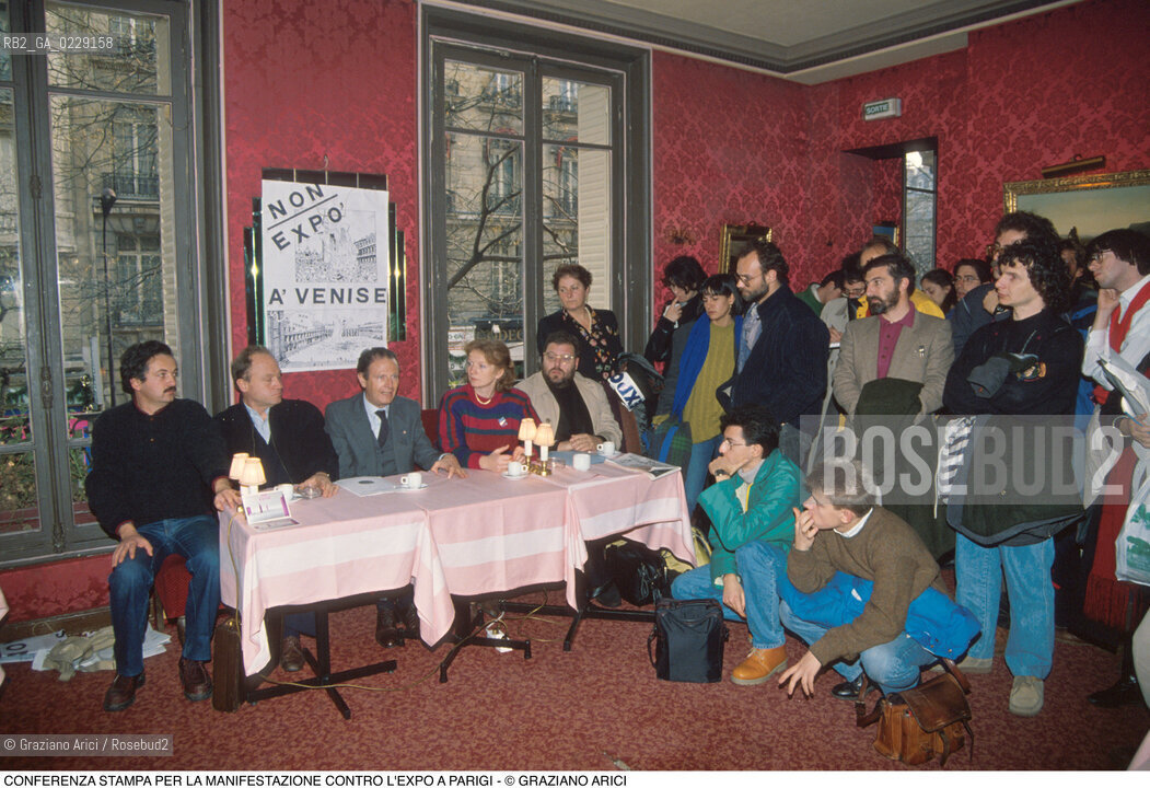 Caption: Caption: Nome: ..NO EXPO..Descrizione: ..CONFERENZA STAMPA PER LA MANIFESTAZIONE CONTRO LEXPO A PARIGI / IL SINDACO DI VENEZIA ANTONIO CASELLATI E GIANFRANCO BETTIN..Credit: ..Graziano Arici/Rosebud2 .Costo: ....Nazione: ..FRANCIA..Città: ....Data: ..1989..