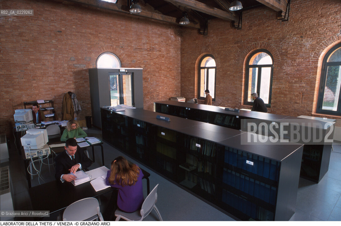 Localizzazione:..VENEZIA CASTELLO ARSENALE..Oggetto:..Soggetto:..THETIS SCIENZA TECNOLOGIA MARE ACQUA /..BIBLIOTECA..Cronologia: ..Definizione Culturale:..   Autore:..   Stile:..   Editori/Stampatori:..   Committenza:..Materia e Tecnica:....Collocazione:..Note:....Riproduzione Fotografica:..Copyright:..Graziano Arici/Rosebud2 .Data:..2000..Costo:..A