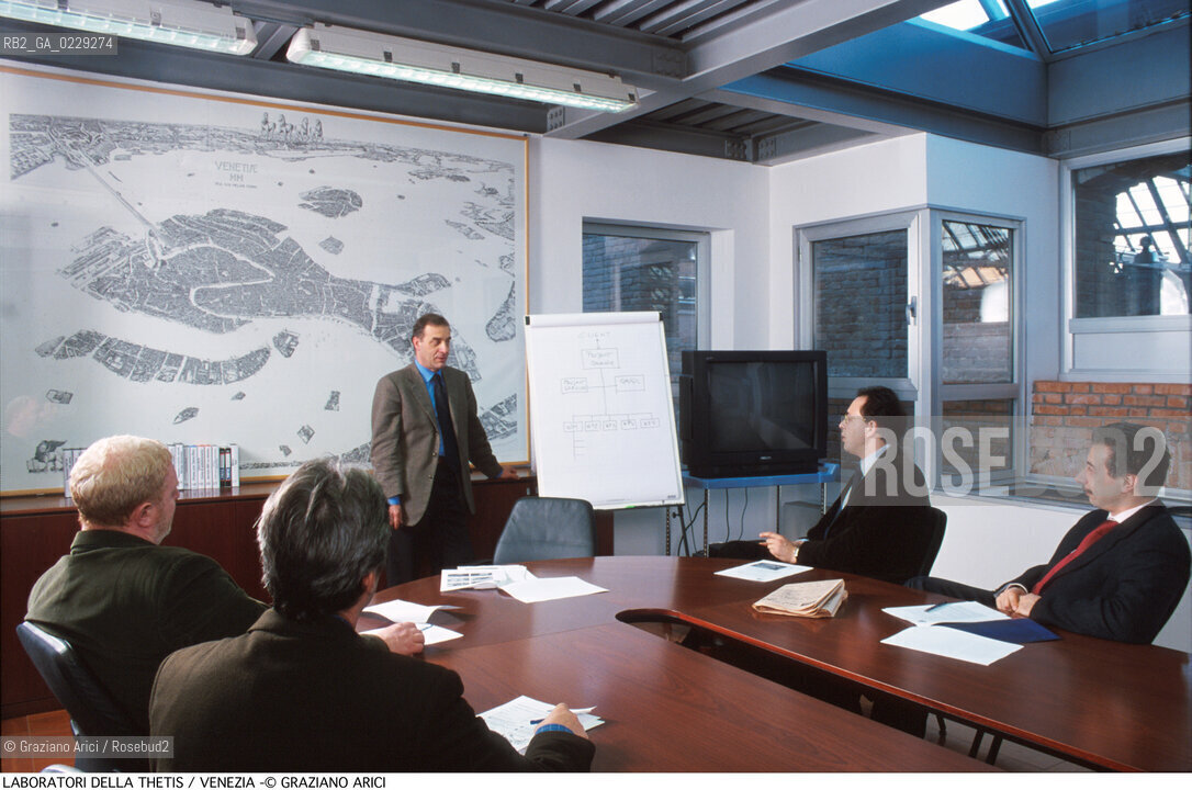 Localizzazione:..VENEZIA CASTELLO ARSENALE..Oggetto:..Soggetto:..THETIS SCIENZA TECNOLOGIA MARE ACQUA /..SALA RIUNIONI..Cronologia: ..Definizione Culturale:..   Autore:..   Stile:..   Editori/Stampatori:..   Committenza:..Materia e Tecnica:....Collocazione:..Note:....Riproduzione Fotografica:..Copyright:..Graziano Arici/Rosebud2 .Data:..2000..Costo:..A