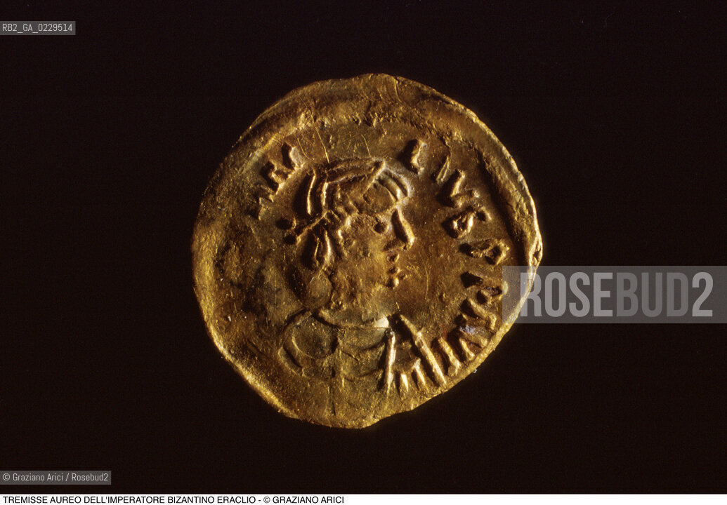 Caption: Localizzazione:..VENEZIA..Oggetto:..Soggetto:..REPERTO TREMISSE AUREO DELLIMPERATORE BIZANTINO ERACLIO RINVENUTO A S. PIETRO DI CASTELLO NEL 1986 DA UNO STRATO ALTO MEDIEVALE..Cronologia: ..META VII SEC. D.C...Definizione Culturale:..   Autore: ....   Stile:....   Editori/Stampatori:..   Committenza:..Materia e Tecnica:..Collocazione:..Note:..MONUMENTALE ARCHEOLOGIA..Riproduzione Fotografica:..Graziano Arici/Rosebud2 .Copyright:..Graziano Arici/Rosebud2 .Data:..1995..Costo:..A