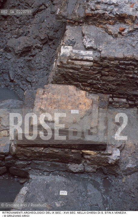 Localizzazione:..VENEZIA / S. POLO..Oggetto:..Soggetto:..SCAVI ARCHEOLOGICI NELLA CHIESA DI S. STIN (AGOSTINO) / RITROVAMENTI DEL IX SEC.- XVII SEC. / TOMBE MURA E FONDAMENTA ..ARCHEOLOGIA..Cronologia: ....Definizione Culturale:..   Autore: ..   Stile: ..   Editori/Stampatori:..   Committenza:..Materia e Tecnica:..Collocazione:..Note:....Riproduzione Fotografica:..Graziano Arici/Rosebud2 .Copyright:..Graziano Arici/Rosebud2 .Data:..2000..Costo:..A