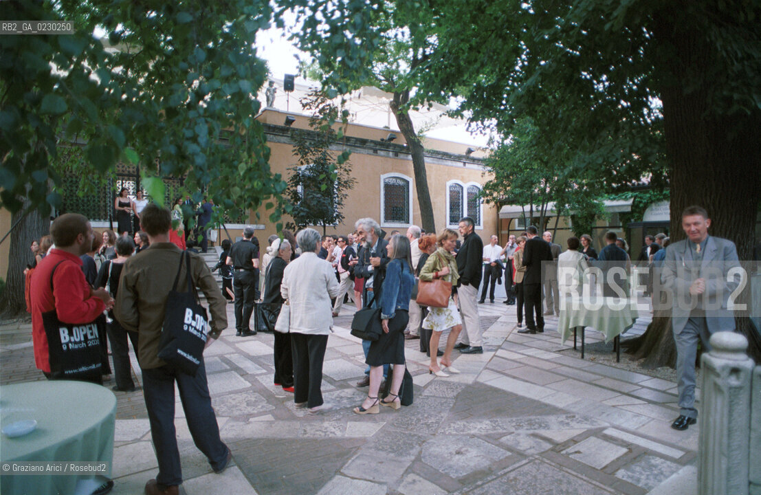 Caption: Localizzazione:..VENEZIA / DORSODURO..Oggetto:..Soggetto:..PALAZZO VENIER DEI LEONI / COLLEZIONE PEGGY GUGGENHEIM / COCKTAIL IN TERRAZZA SUL CANAL GRANDE..Cronologia: ....Definizione Culturale:..   Autore: ....   Stile:....   Editori/Stampatori:..   Committenza:..Materia e Tecnica:....Collocazione:..Note:..MONUMENTALE MUSEO FONDAZIONE..Riproduzione Fotografica:..Graziano Arici/Rosebud2 .Copyright:..Graziano Arici/Rosebud2 .Data:..2001..Costo:..A