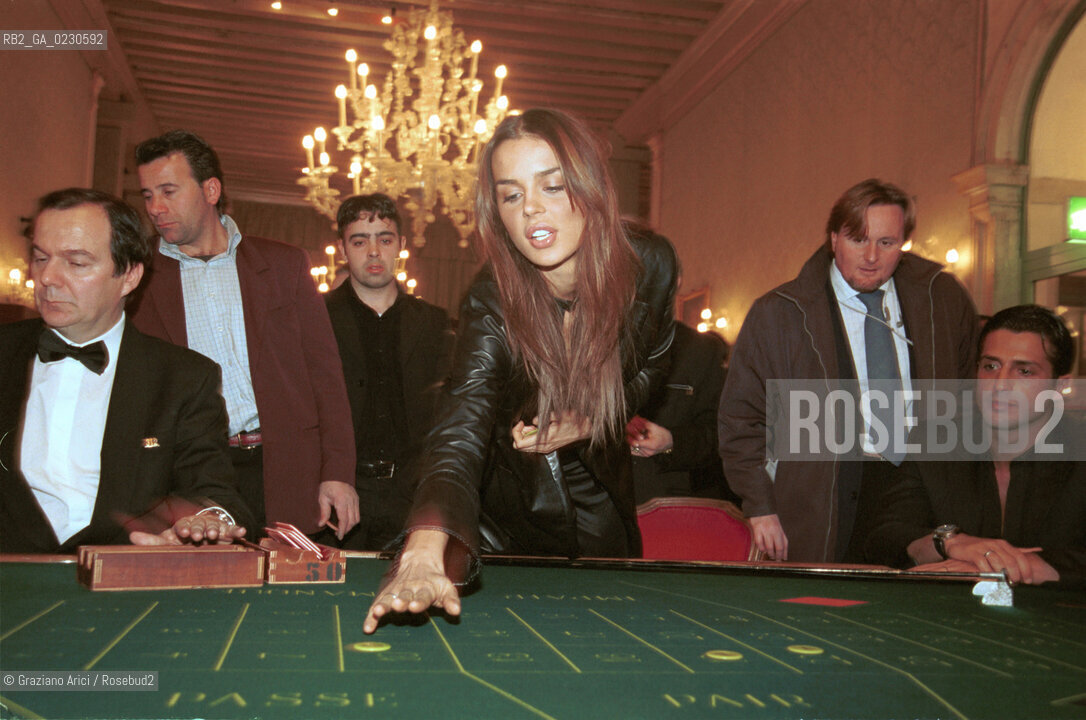 LA SHOW GIRL NINA MORIC AL CASINO DI VENEZIA  - © 2001 Graziano Arici/Rosebud2