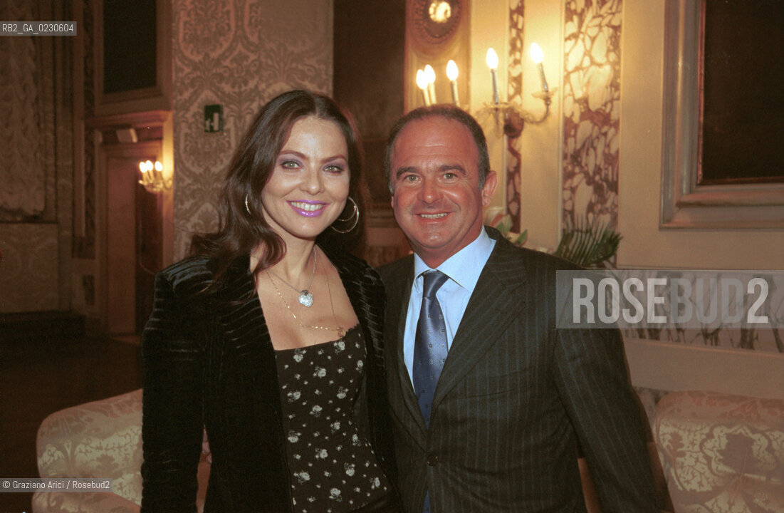 LATTRICE ORNALLA MUTI CON LAMMINISTRATORE DELEGATO  DEL CASINO DI VENEZIA, GIANNI CORRADINI  - © 2001 Graziano Arici/Rosebud2