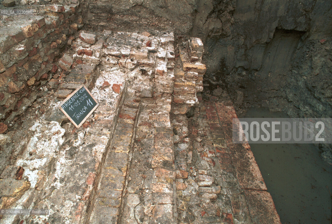 Localizzazione:..VENEZIA / CASTELLO..Oggetto:..Soggetto:..APPRODO DEL CONVENTO ALLISOLA DELLE VERGINI ( XIII SEC.)..ALLARSENALE DI VENEZIA..ARCHEOLOGIA..Cronologia: ....Definizione Culturale:..   Autore: ..   Stile: ..   Editori/Stampatori:..   Committenza:..Materia e Tecnica:..Collocazione:..Note:....Riproduzione Fotografica:..Graziano Arici/Rosebud2 .Copyright:..Graziano Arici/Rosebud2 .Data:..2002..Costo:..A