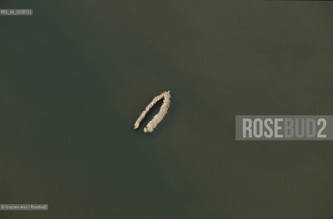 LAGUNA DI CHIOGGIA : SISTEMI DI PESCA -  © 2002 Graziano Arici/Rosebud2 / FOTO AEREA / BARENA