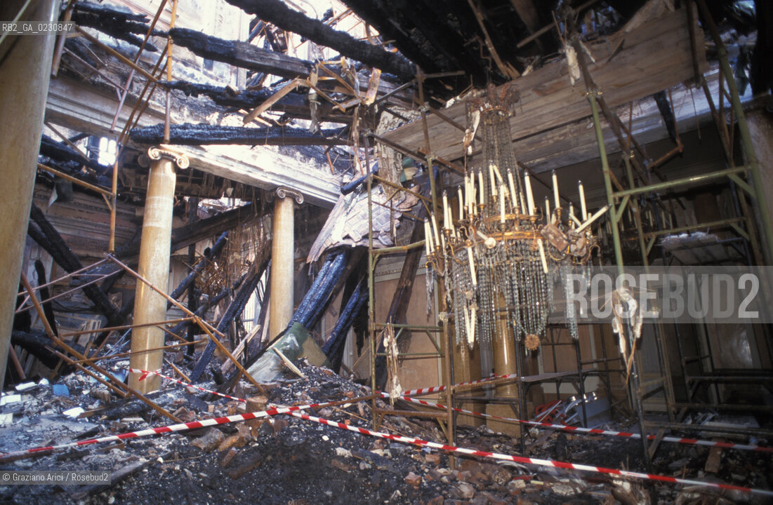 Nome: ..GRAN TEATRO LA FENICE..Descrizione: ..IL FOYER DOPO LINCENDIO / VENEZIA..Credit: ..Graziano Arici/Rosebud2/..Costo: ..A..Nazione: ..ITALIA..Città: ..VENEZIA..Data: ..FEBBRAIO 1996