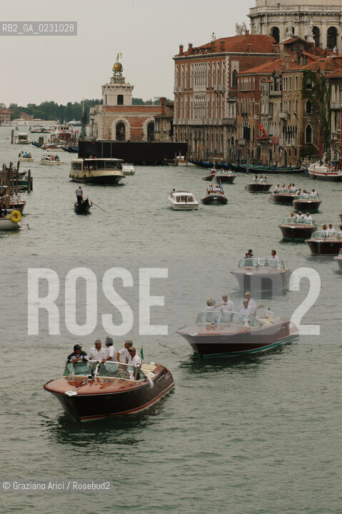 VENICE 1/09/02: MEETING OF RIVA MOTORBOATS - © 2002 Graziano Arici/Rosebud2 / MOTOSCAFO