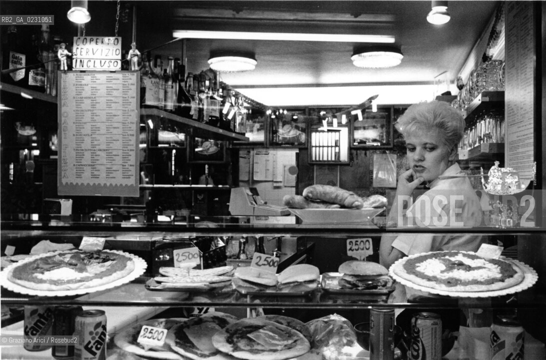  GENTE DI VENEZIA  MOSTRA DI Graziano Arici/Rosebud2 @ 2002 Graziano Arici/Rosebud2 - W 68/32..