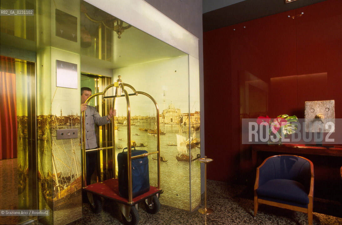 VENEZIA HOTEL MONACO © 2002 Graziano Arici/Rosebud2