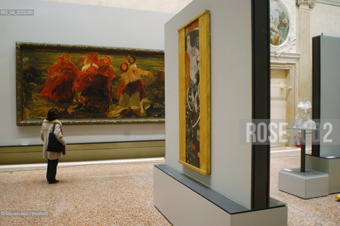 VENEZIA - MUSEO DARTE MODERNA DI CA PESARO ARCHIVIO Graziano Arici/Rosebud2  La cessione dei diritti si intende per quanto di nostra competenza; non comprende invece le eventuali spese relative a diritti che potranno essere richiesti dagli Enti cui appartengono le opere riprese. Tali costi, ove neccessari, e l’espletamento di qualsivoglia pratica di richiesta permessi sono esclusivamente  a  carico del committente e a sua cura.