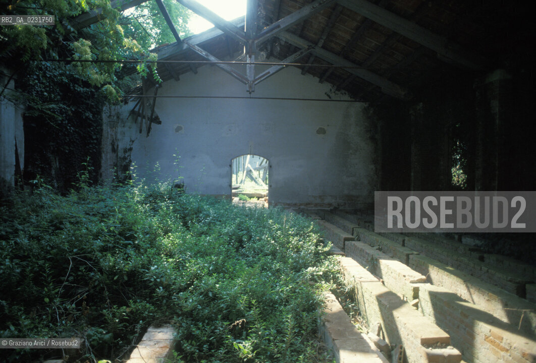 Nome:..ISOLA DI SAN GIACOMO IN PALUDO ....Localizzazione:..VENEZIA / ISOLA DI SAN  GIACOMO IN PALUDO / LAGUNA NORD..VENICE / THE ISLE OF SAN GIACOMO IN PALUDO / THE NORTH LAGOON..Soggetto:..ISOLA DI SAN GIACOMO IN PALUDO / RESTI DI UN EDIFICIO ..THE ISLE OF SAN GIACOMO IN PALUDO  / REMAINS OF A BUILDING ..Cronologia:......Autore:......Stile:......Editori Stampatori:......Committenza:......Materia e Tecnica:......Collocazione:......Note:..DAL 1860 VENNE UTILIZZATA COME POLVERIERA..SINCE1860 THE ISLE WAS USED AS A POWDER MAGAZINE ..Riproduzione Fotografica:..Graziano Arici/Rosebud2 ...Copyright:..Graziano Arici / rosebud2/....Data:..1993....Costo:..A....Key:..ISOLE ABBANDONATE..UNINHABITED ISLANDS