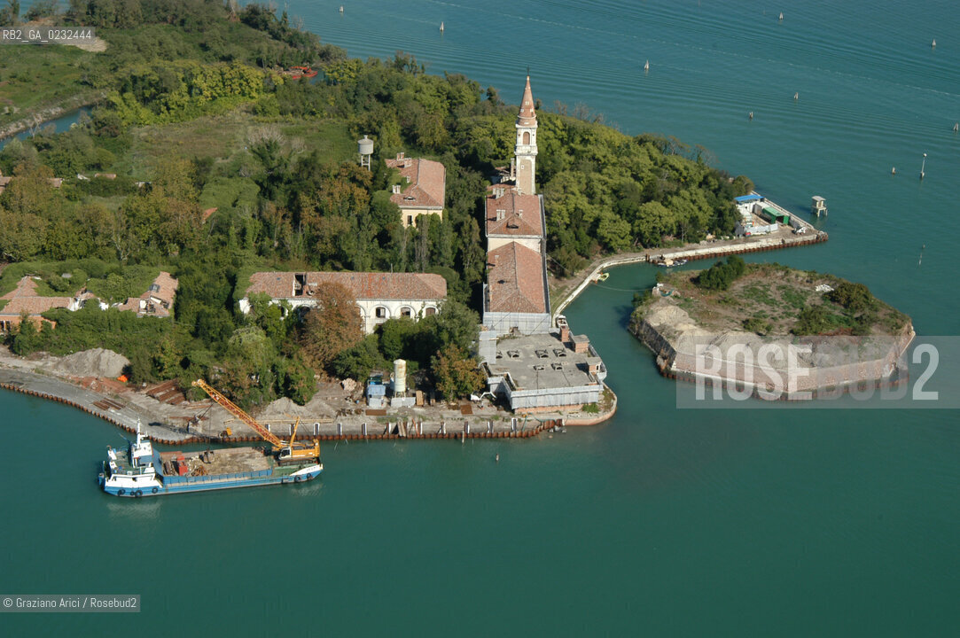 VENEZIA 30/09/2003 -  ISOLA DI POVEGLIAI © 2003 Graziano Arici/Rosebud2 CONSORZIO VENEZIA NUOVA ISOLE ABBANDONATE