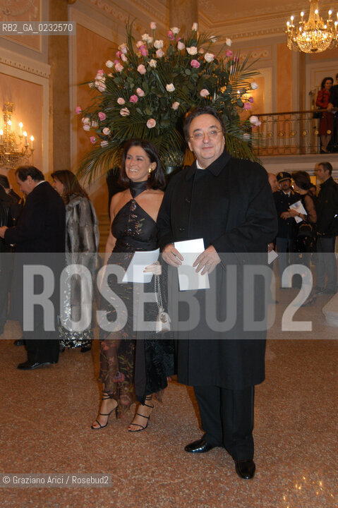 VENEZIA 14/12/03 - INAUGURAZIONE DEL GRAN TEATRO LA FENICE IL DEPUTATO GIANNI DE MICHELIS CON LA MOGLIE ©Graziano Arici/Rosebud2