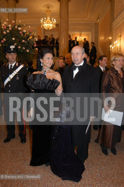 VENEZIA 14/12/03 - INAUGURAZIONE DEL GRAN TEATRO LA FENICE LONOREVOLE LAMBERTO DINI CON LA MOGLIE DONATELLA.- ©Graziano Arici/Rosebud2