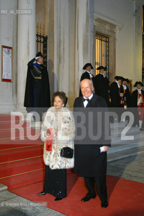 VENEZIA 14/12/03 - INAUGURAZIONE DEL GRAN TEATRO LA FENICE LONCOLOGO LUIGI VERONESI CON SIGNORA.- ©Graziano Arici/Rosebud2
