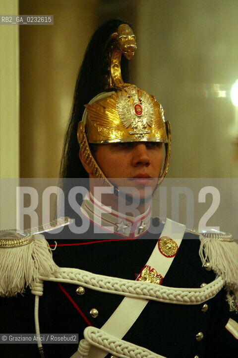 VENEZIA 14/12/03 - INAUGURAZIONE DEL GRAN TEATRO LA FENICE : CORAZZIERE.- ©Graziano Arici/Rosebud2