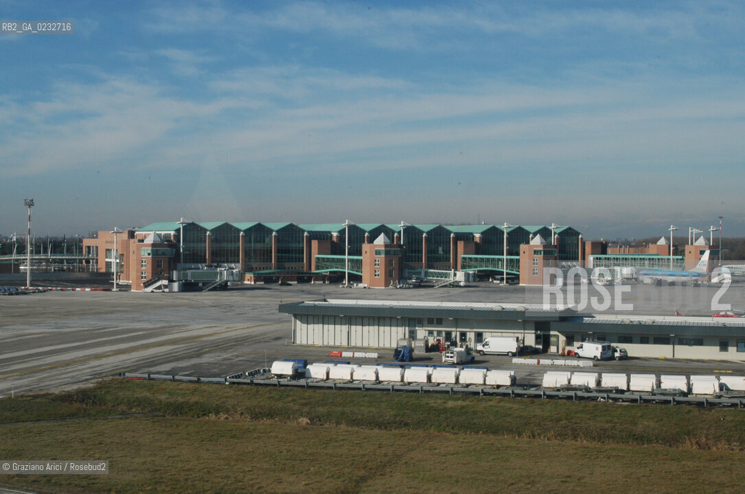 VENEZIA - MESTRE : AEREOPORTO MARCO POLO DI TESSERA  © 2004 Graziano Arici/Rosebud2  / FOTO AEREA