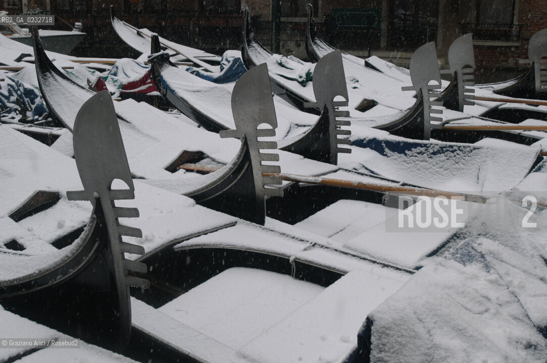 VENEZIA 23/01/04 NEVE IN PIAZZA SAN MARCO ©Graziano Arici/Rosebud2  INVERNO